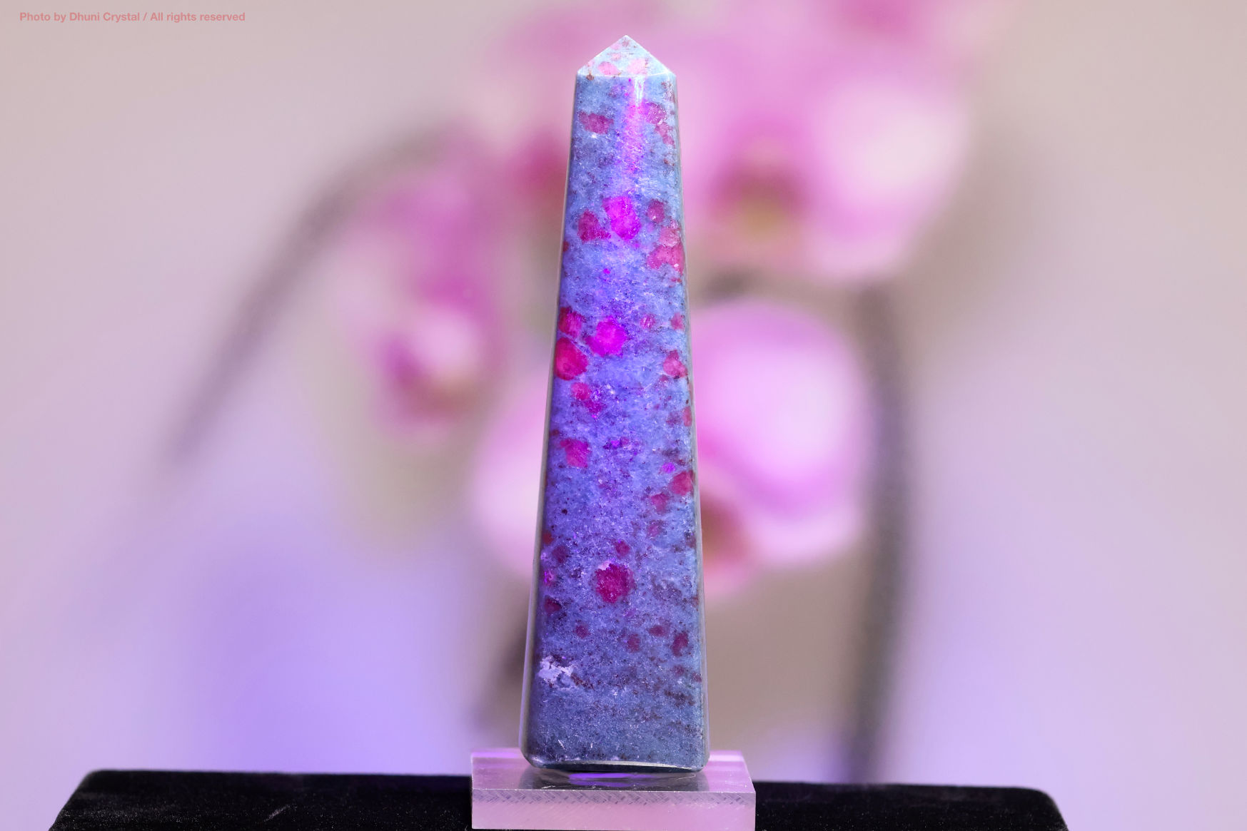 ルビーインカイヤナイトの側面写真