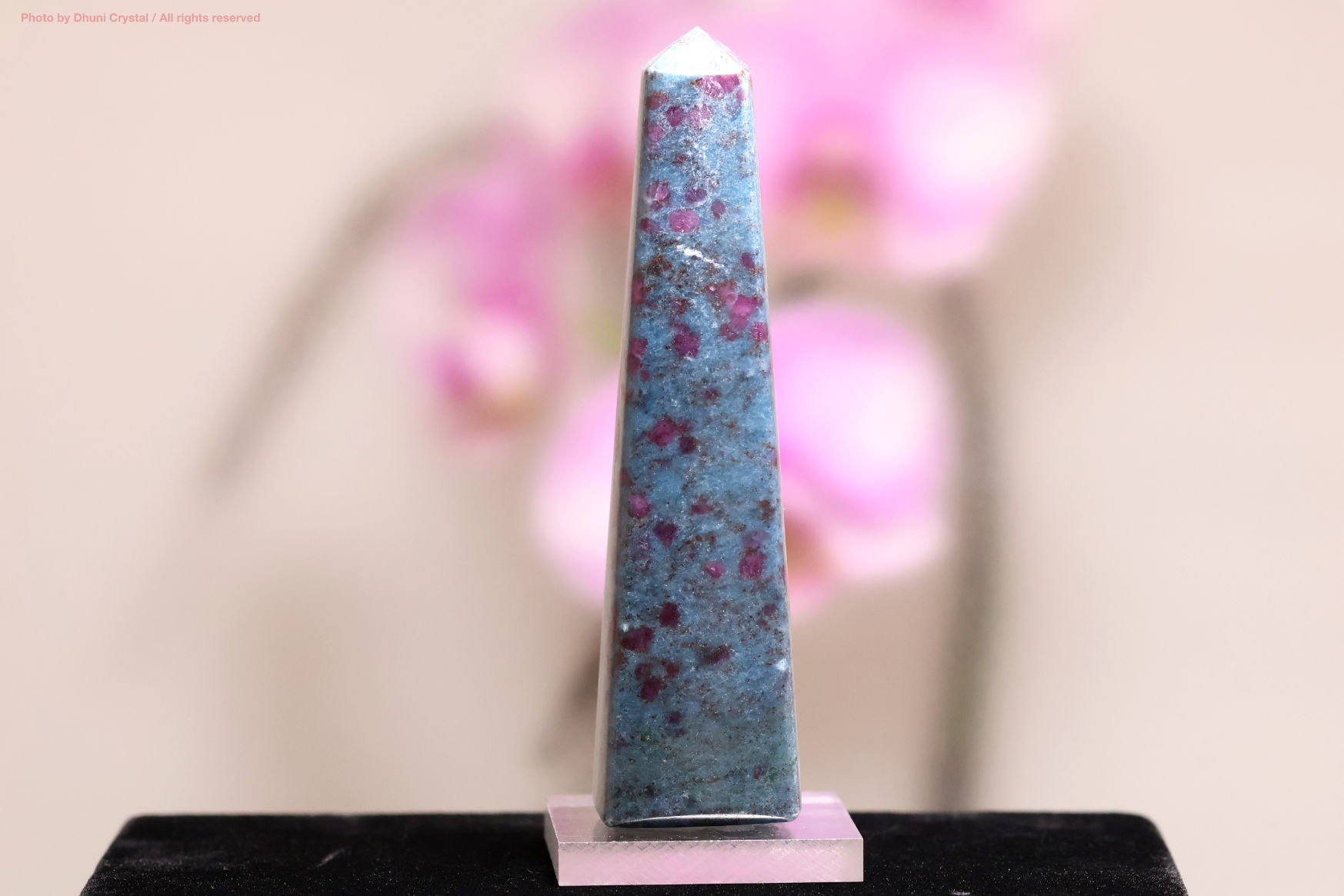 ルビーインカイヤナイト｜情熱と冷静を併せ持つ神秘の石