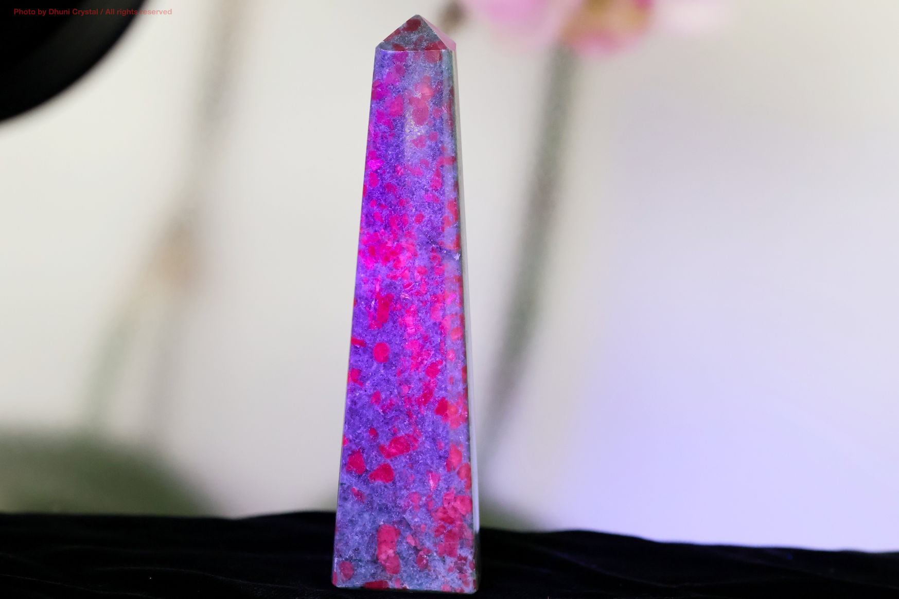 ルビーインカイヤナイトの側面写真