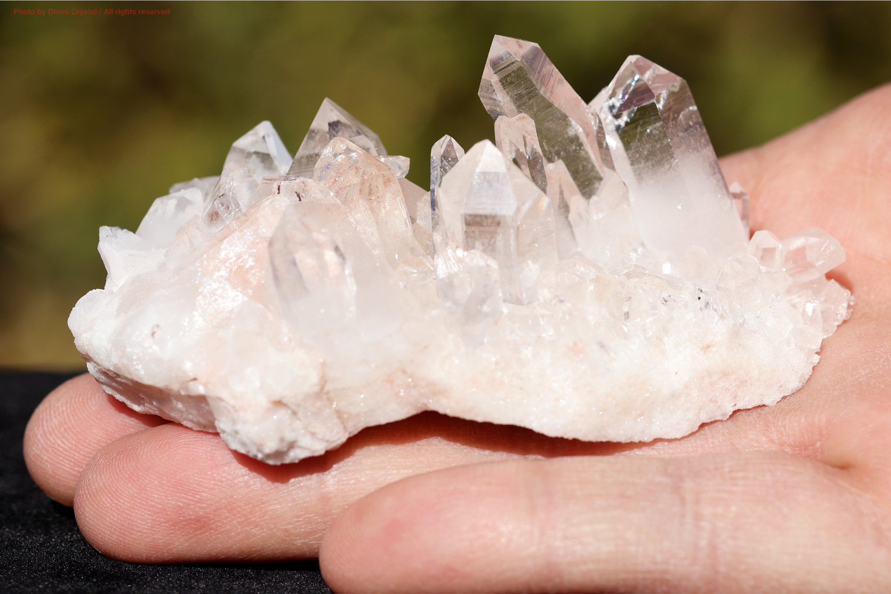 ヒマラヤ水晶｜マニカラン産ピンククラスター｜淡い癒しの輝き