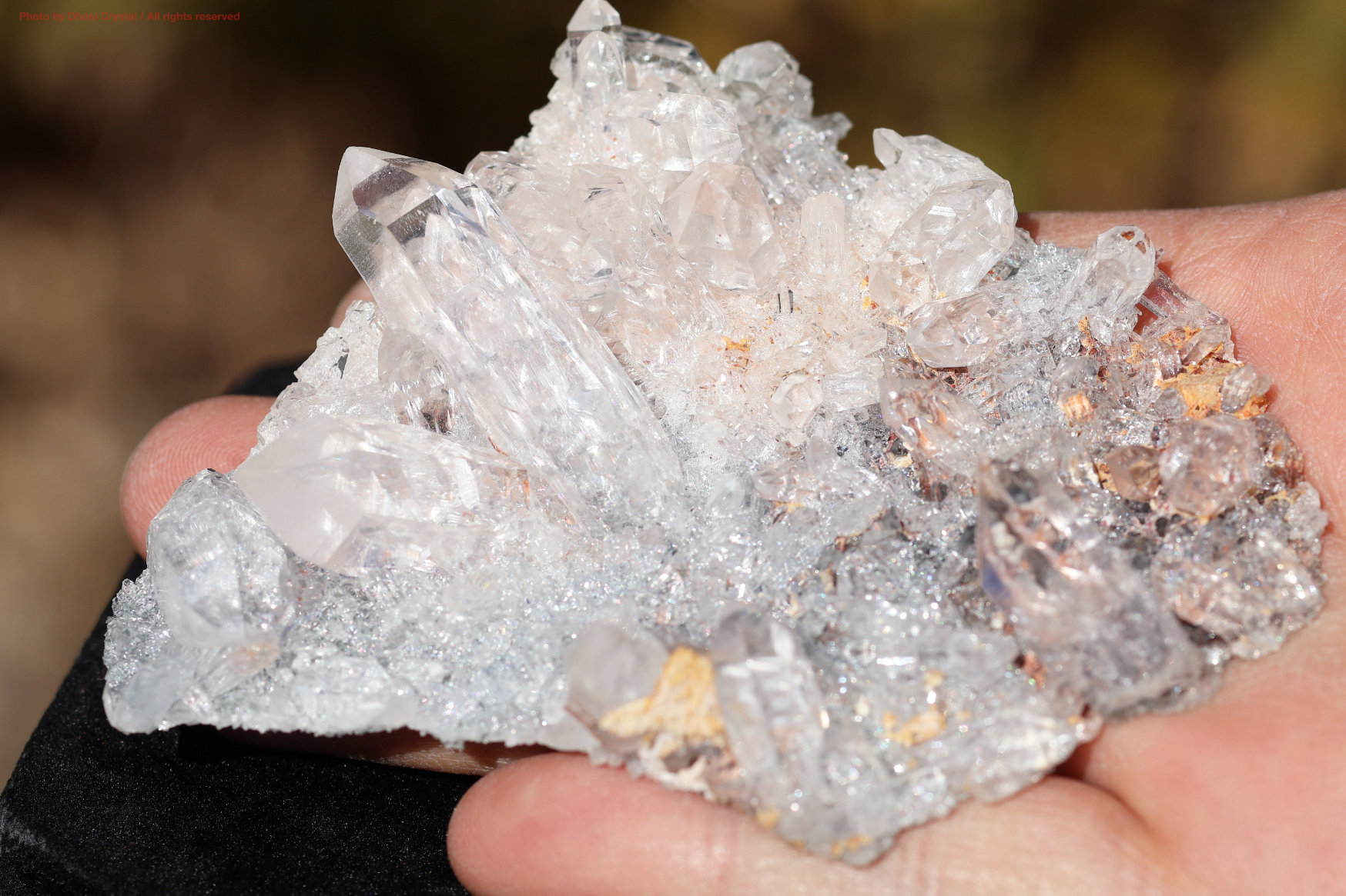 ヒマラヤ水晶マニカラン産の水晶クラスターの写真