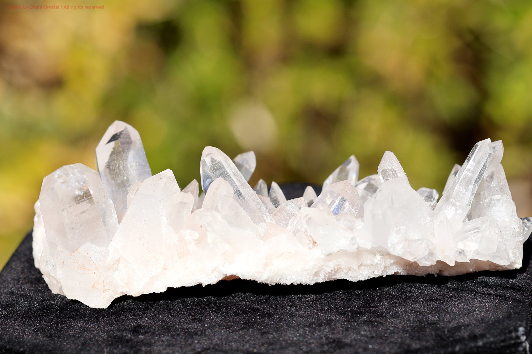 ヒマラヤ水晶マニカラン産の水晶クラスターの写真